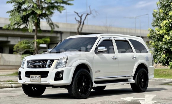 ซื้อ รถมือสอง Isuzu MU-7 ขาว รถยนต์ ใน %{เมือง} ใน กรุงเทพมหานคร