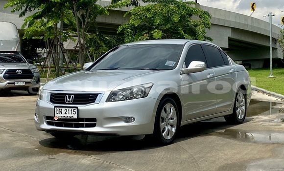 ซื้อ รถมือสอง Honda Accord เงิน รถยนต์ ใน %{เมือง} ใน กรุงเทพมหานคร