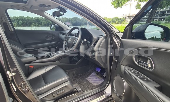 ซื้อ รถมือสอง Honda HR-V สีดำ รถยนต์ ใน %{เมือง} ใน กรุงเทพมหานคร ซื้อ รถมือสอง Honda HR-V สีดำ รถยนต์ ใน %{เมือง} ใน กรุงเทพมหานคร