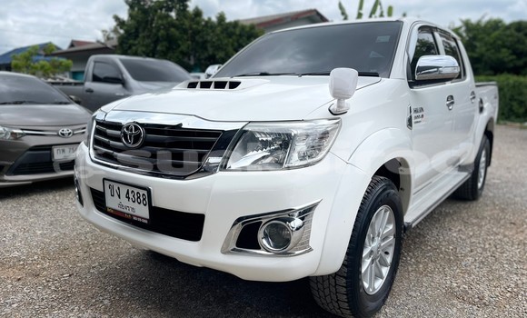 Buy Used Toyota Vigo White Car in Bangkok in Bangkok
