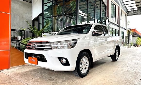 ซื้อ รถมือสอง Toyota Hiluxe Revo ขาว รถยนต์ ใน %{เมือง} ใน กรุงเทพมหานคร