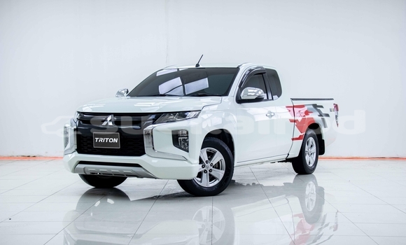 ซื้อ รถมือสอง Mitsubishi Triton ขาว รถยนต์ ใน %{เมือง} ใน กรุงเทพมหานคร