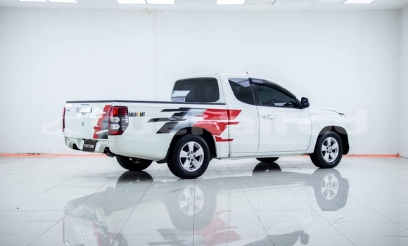 Buy Used Mitsubishi Triton White Car in Bangkok in Bangkok Buy Used Mitsubishi Triton White Car in Bangkok in Bangkok