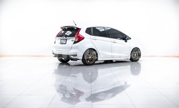 Buy Used Honda Jazz White Car in Bangkok in Bangkok Buy Used Honda Jazz White Car in Bangkok in Bangkok