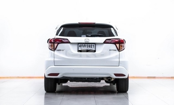 Buy Used Honda HR–V White Car in Bangkok in Bangkok Buy Used Honda HR–V White Car in Bangkok in Bangkok
