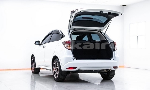 Buy Used Honda HR–V White Car in Bangkok in Bangkok Buy Used Honda HR–V White Car in Bangkok in Bangkok