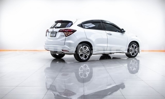 Buy Used Honda HR–V White Car in Bangkok in Bangkok Buy Used Honda HR–V White Car in Bangkok in Bangkok