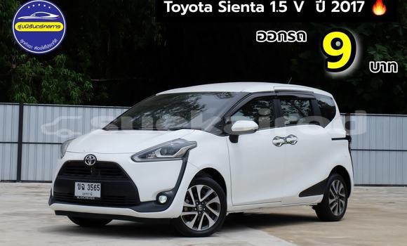 Buy Used Toyota Sienta White Car in Bangkok in Bangkok