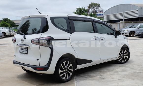 ซื้อ รถมือสอง Toyota Sienta ขาว รถยนต์ ใน %{เมือง} ใน กรุงเทพมหานคร ซื้อ รถมือสอง Toyota Sienta ขาว รถยนต์ ใน %{เมือง} ใน กรุงเทพมหานคร