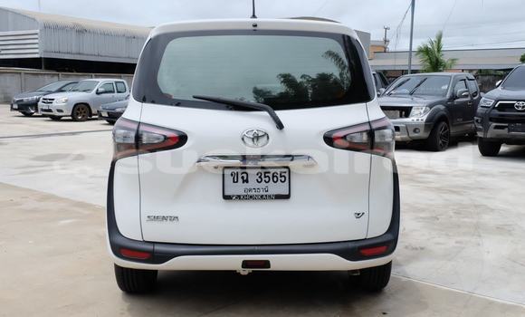 ซื้อ รถมือสอง Toyota Sienta ขาว รถยนต์ ใน %{เมือง} ใน กรุงเทพมหานคร ซื้อ รถมือสอง Toyota Sienta ขาว รถยนต์ ใน %{เมือง} ใน กรุงเทพมหานคร