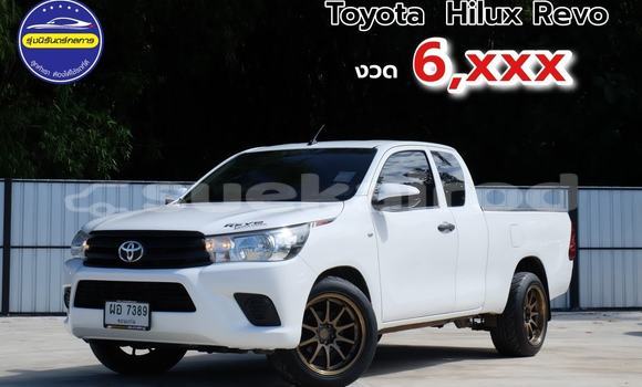ซื้อ รถมือสอง Toyota Hiluxe Revo ขาว รถยนต์ ใน %{เมือง} ใน กรุงเทพมหานคร