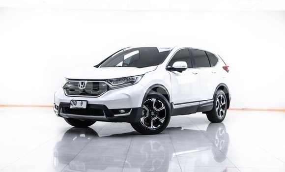 Buy Used Honda CR–V White Car in Bangkok in Bangkok