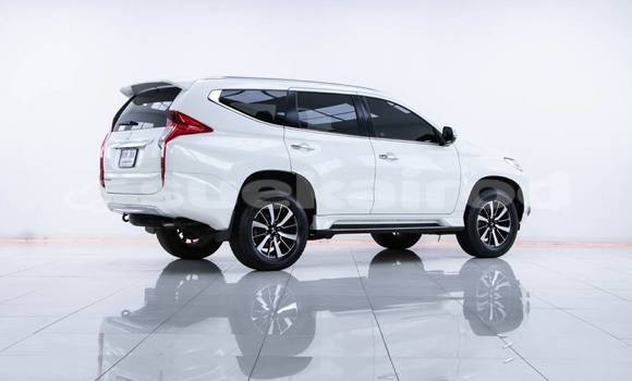 Buy Used Mitsubishi Pajero Sport White Car in Bangkok in Bangkok Buy Used Mitsubishi Pajero Sport White Car in Bangkok in Bangkok