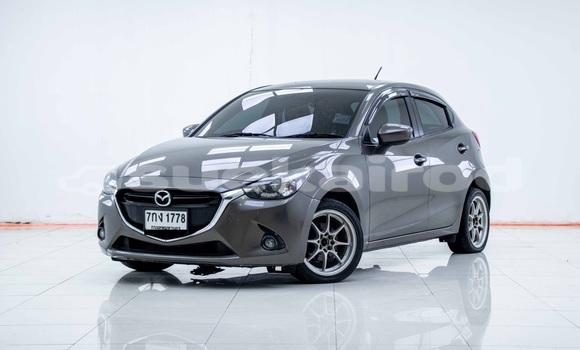 ซื้อ รถมือสอง Mazda 2 สีน้ำตาล รถยนต์ ใน %{เมือง} ใน กรุงเทพมหานคร