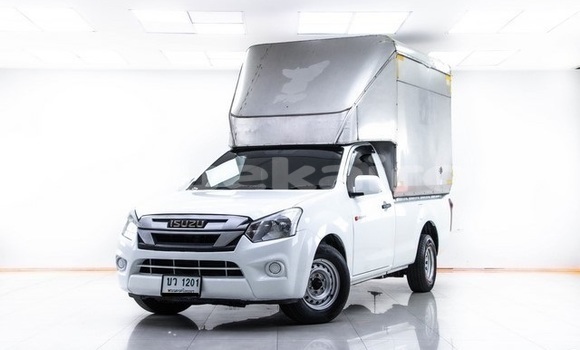 ซื้อ รถมือสอง Isuzu D–MAX ขาว รถยนต์ ใน %{เมือง} ใน กรุงเทพมหานคร