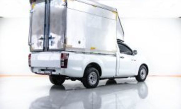 Buy Used Isuzu D-Max White Car in Bangkok in Bangkok Buy Used Isuzu D-Max White Car in Bangkok in Bangkok