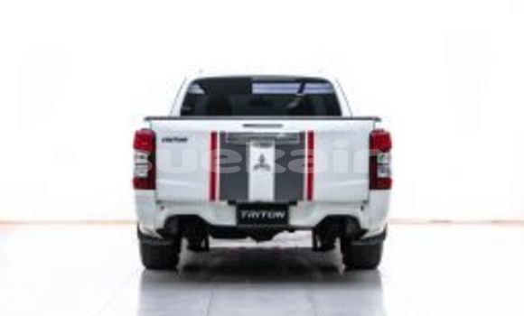 ซื้อ รถมือสอง Mitsubishi Triton ขาว รถยนต์ ใน %{เมือง} ใน กรุงเทพมหานคร ซื้อ รถมือสอง Mitsubishi Triton ขาว รถยนต์ ใน %{เมือง} ใน กรุงเทพมหานคร