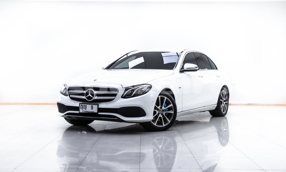 Buy Used Mercedes‒Benz E–Class White Car in Bangkok in Bangkok