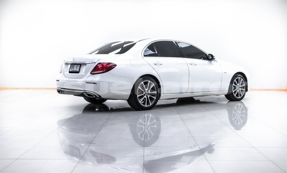 ซื้อ รถมือสอง Mercedes‒Benz E–Class ขาว รถยนต์ ใน %{เมือง} ใน กรุงเทพมหานคร ซื้อ รถมือสอง Mercedes‒Benz E–Class ขาว รถยนต์ ใน %{เมือง} ใน กรุงเทพมหานคร