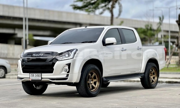 ซื้อ รถมือสอง Isuzu D–MAX ขาว รถยนต์ ใน %{เมือง} ใน กรุงเทพมหานคร