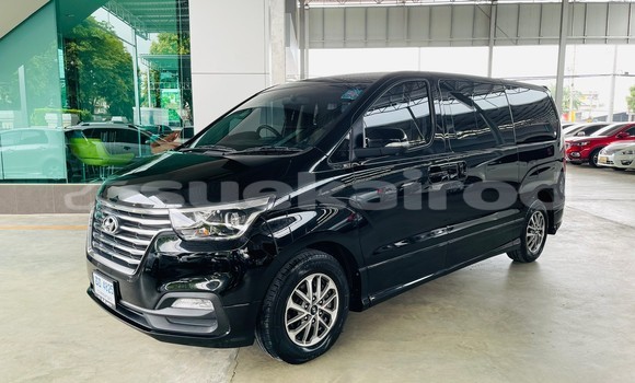 Buy Used Hyundai H1 Black Car in Bangkok in Bangkok