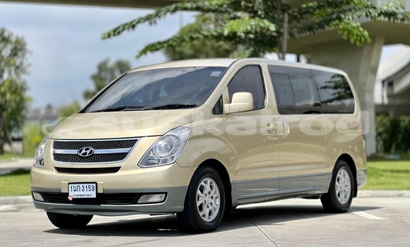 Buy Used Hyundai H1 Brown Car in Bangkok in Bangkok