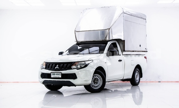 ซื้อ รถมือสอง Mitsubishi Triton ขาว รถยนต์ ใน %{เมือง} ใน กรุงเทพมหานคร