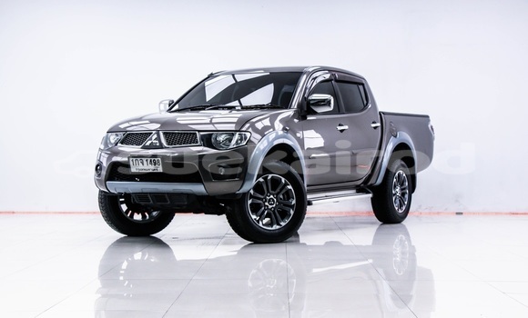 ซื้อ รถมือสอง Mitsubishi Triton สีน้ำตาล รถยนต์ ใน %{เมือง} ใน กรุงเทพมหานคร