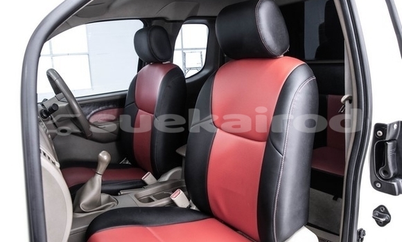 Buy Used Nissan Navara White Car in Bangkok in Bangkok Buy Used Nissan Navara White Car in Bangkok in Bangkok