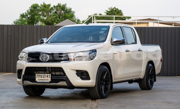 Buy Used Toyota Hiluxe Revo White Car in Bangkok in Bangkok Buy Used Toyota Hiluxe Revo White Car in Bangkok in Bangkok