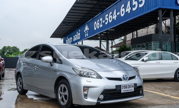 ซื้อ รถมือสอง Toyota Prius เงิน รถยนต์ ใน %{เมือง} ใน กรุงเทพมหานคร