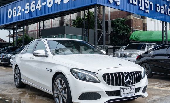 ซื้อ รถมือสอง Mercedes-Benz C-Classe ขาว รถยนต์ ใน %{เมือง} ใน กรุงเทพมหานคร
