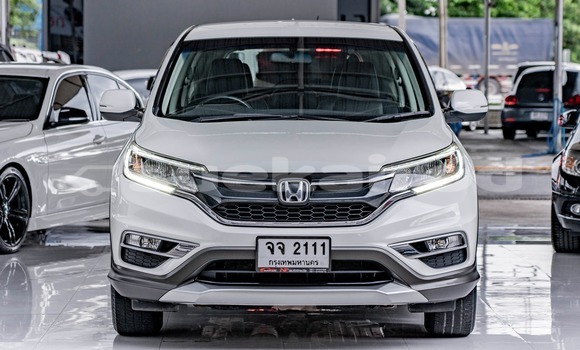 Buy Used Honda CR-V White Car in Bangkok in Bangkok Buy Used Honda CR-V White Car in Bangkok in Bangkok