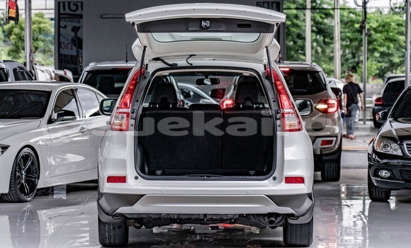 Buy Used Honda CR-V White Car in Bangkok in Bangkok Buy Used Honda CR-V White Car in Bangkok in Bangkok