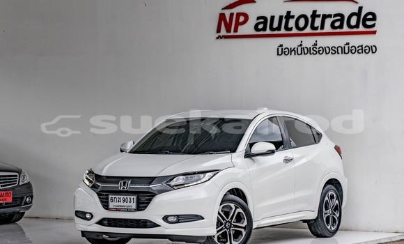 Buy Used Honda HR-V White Car in Bangkok in Bangkok