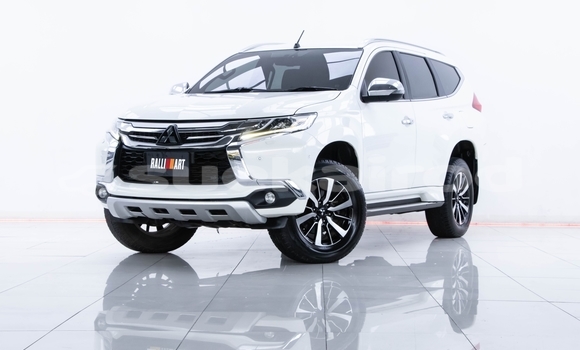 Buy Used Mitsubishi Pajero Sport White Car in Bangkok in Bangkok Buy Used Mitsubishi Pajero Sport White Car in Bangkok in Bangkok
