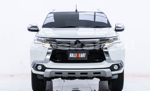 Buy Used Mitsubishi Pajero Sport White Car in Bangkok in Bangkok Buy Used Mitsubishi Pajero Sport White Car in Bangkok in Bangkok