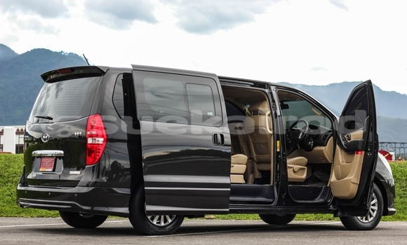 Buy Used Hyundai H1 Brown Car in Chiang Mai in Chiang Mai Buy Used Hyundai H1 Brown Car in Chiang Mai in Chiang Mai