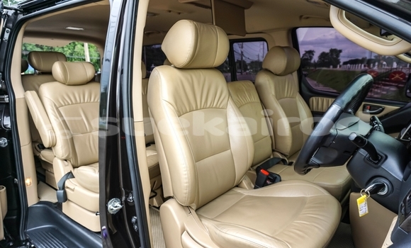 Buy Used Hyundai H1 Brown Car in Chiang Mai in Chiang Mai Buy Used Hyundai H1 Brown Car in Chiang Mai in Chiang Mai