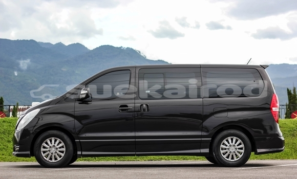 Buy Used Hyundai H1 Brown Car in Chiang Mai in Chiang Mai Buy Used Hyundai H1 Brown Car in Chiang Mai in Chiang Mai