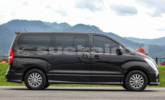 Buy Used Hyundai H1 Brown Car in Chiang Mai in Chiang Mai Buy Used Hyundai H1 Brown Car in Chiang Mai in Chiang Mai