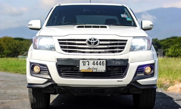 Buy Used Toyota Hiluxe VIGO White Car in Chiang Mai in Chiang Mai Buy Used Toyota Hiluxe VIGO White Car in Chiang Mai in Chiang Mai
