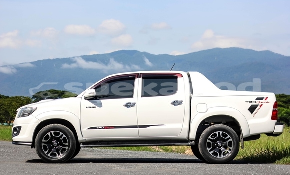 Buy Used Toyota Hiluxe VIGO White Car in Chiang Mai in Chiang Mai Buy Used Toyota Hiluxe VIGO White Car in Chiang Mai in Chiang Mai