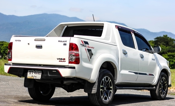 Buy Used Toyota Hiluxe VIGO White Car in Chiang Mai in Chiang Mai Buy Used Toyota Hiluxe VIGO White Car in Chiang Mai in Chiang Mai