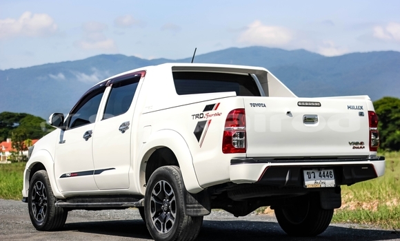 Buy Used Toyota Hiluxe VIGO White Car in Chiang Mai in Chiang Mai Buy Used Toyota Hiluxe VIGO White Car in Chiang Mai in Chiang Mai