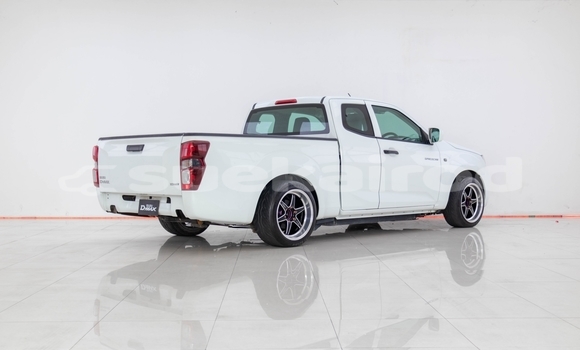Buy Used Isuzu D-Max White Car in Bangkok in Bangkok Buy Used Isuzu D-Max White Car in Bangkok in Bangkok