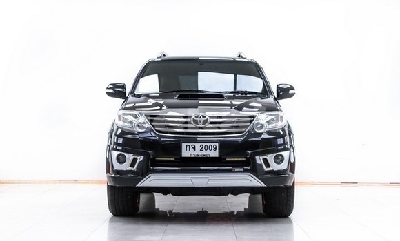 ซื้อ รถมือสอง Toyota Fortuner สีดำ รถยนต์ ใน %{เมือง} ใน กรุงเทพมหานคร ซื้อ รถมือสอง Toyota Fortuner สีดำ รถยนต์ ใน %{เมือง} ใน กรุงเทพมหานคร