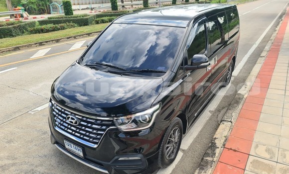 Buy Used Hyundai H1 Black Car in Bangkok in Bangkok