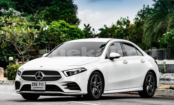 ซื้อ รถมือสอง Mercedes-Benz A200 ขาว รถยนต์ ใน %{เมือง} ใน กรุงเทพมหานคร