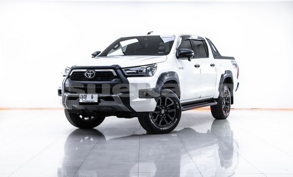 Buy Used Toyota Hiluxe Revo White Car in Bangkok in Bangkok